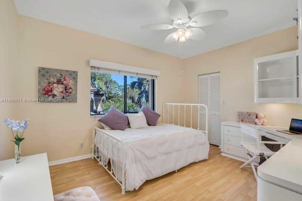 Small Image of 18112 NORTH WEST 15TH CT, Pembroke Pines Number 45