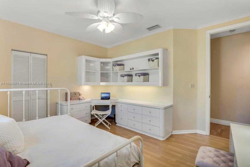 Small Image of 18112 NORTH WEST 15TH CT, Pembroke Pines Number 46
