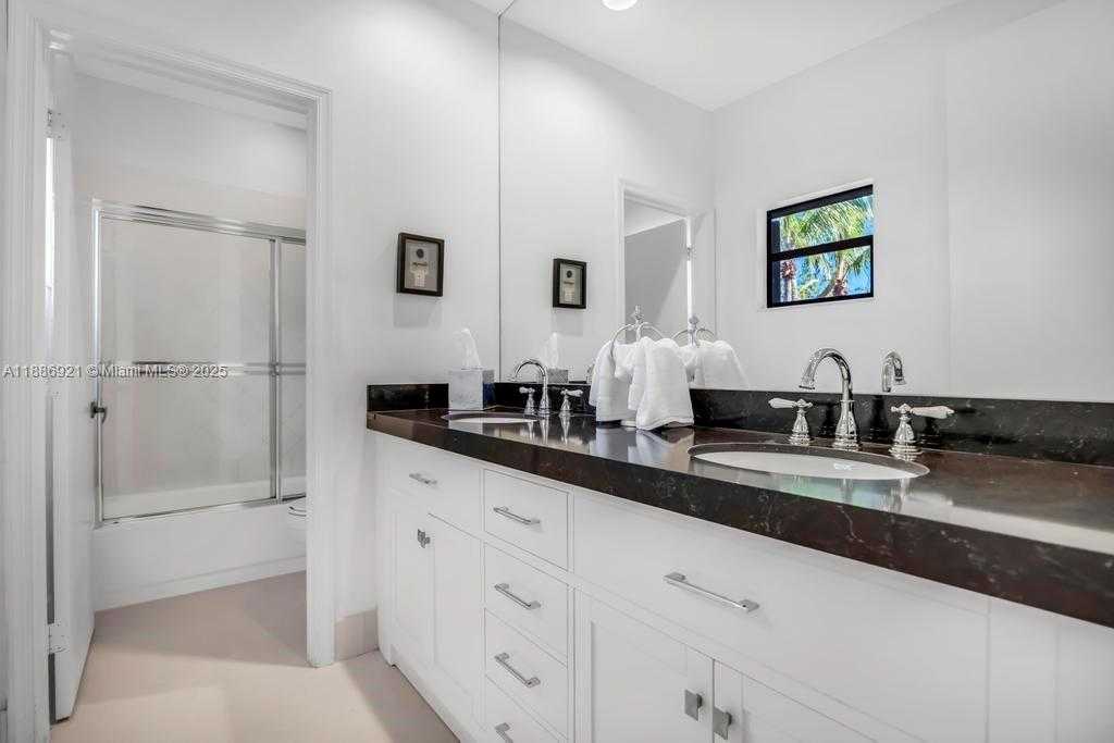 Small Image of 18112 NORTH WEST 15TH CT, Pembroke Pines Number 48