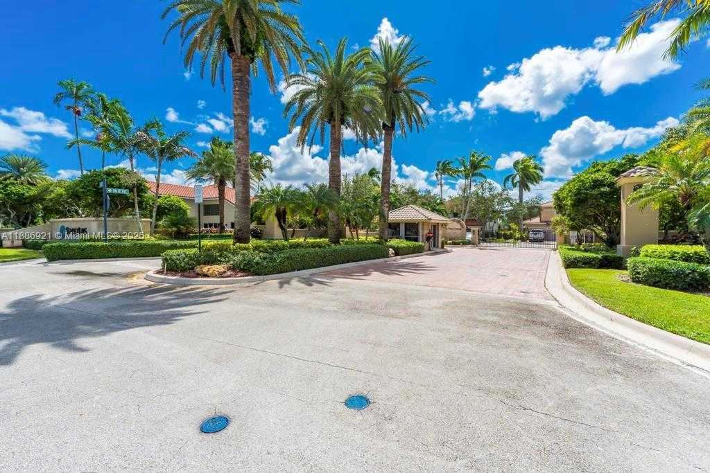 Small Image of 18112 NORTH WEST 15TH CT, Pembroke Pines Number 81