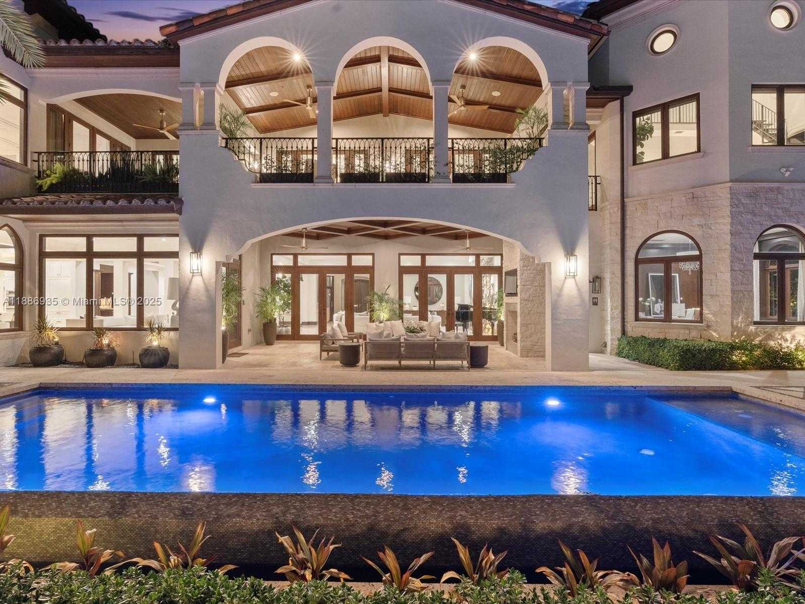Small Image of 821 SOLAR ISLE DR, Fort Lauderdale Number 2