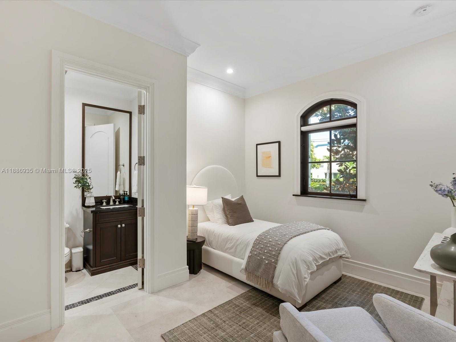 Small Image of 821 SOLAR ISLE DR, Fort Lauderdale Number 38