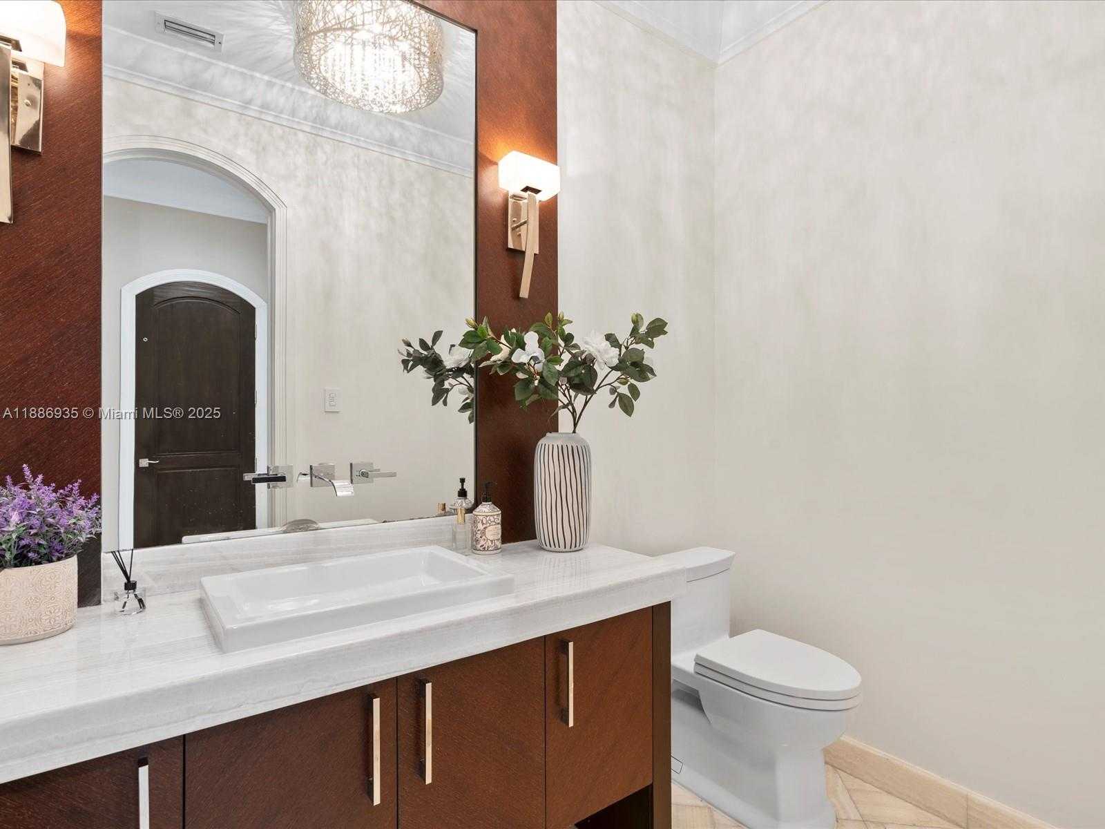 Small Image of 821 SOLAR ISLE DR, Fort Lauderdale Number 43