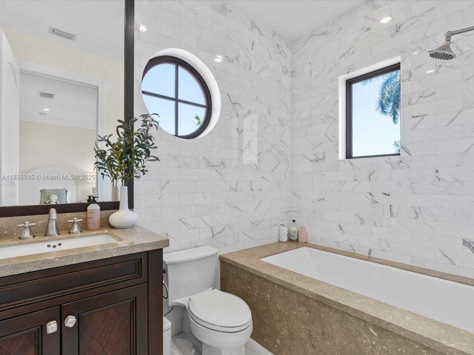 Small Image of 821 SOLAR ISLE DR, Fort Lauderdale Number 68