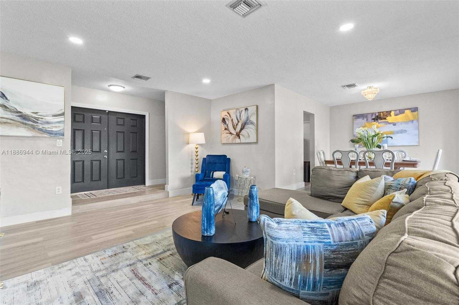 Small Image of 1465 NORTH WEST 181ST ST, Miami Gardens Number 3
