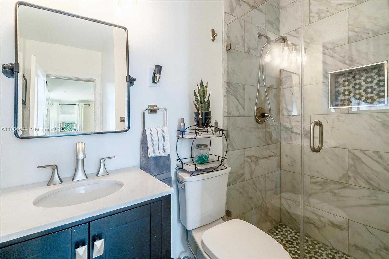 Small Image of 1465 NORTH WEST 181ST ST, Miami Gardens Number 9