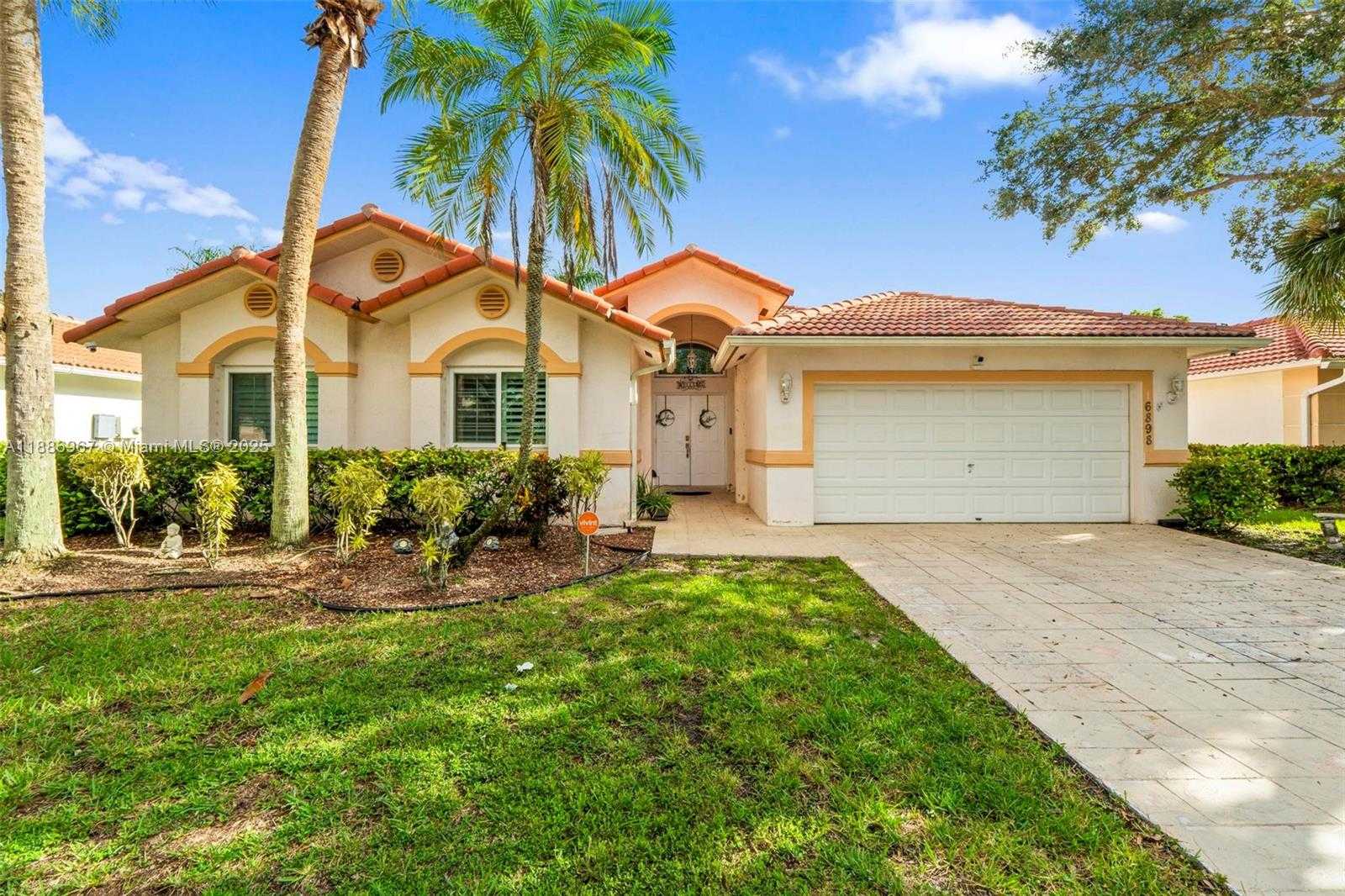 Small Image of 16898 CRESTVIEW LN, Weston Number 4