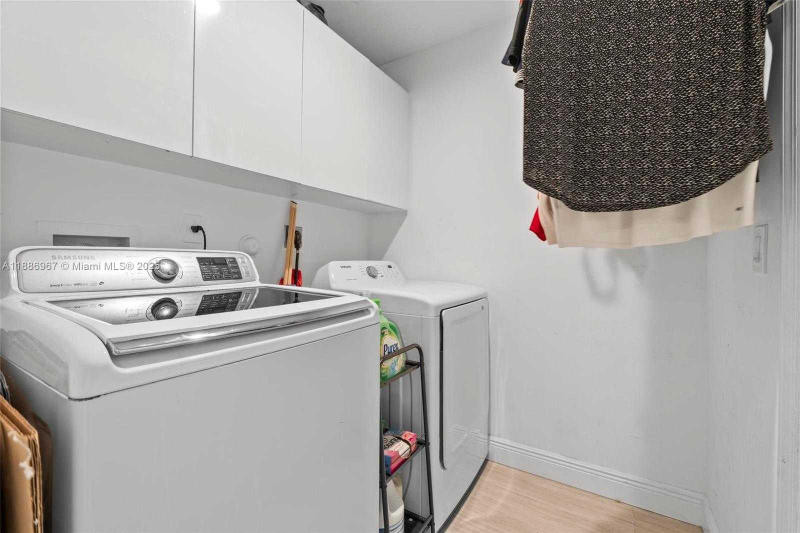 Small Image of 16898 CRESTVIEW LN, Weston Number 5