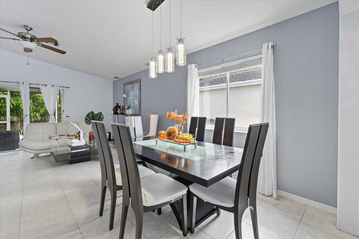 Small Image of 4642 SOUTH WEST 12TH CT, Deerfield Beach Number 11