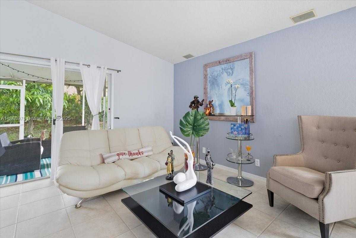 Small Image of 4642 SOUTH WEST 12TH CT, Deerfield Beach Number 13