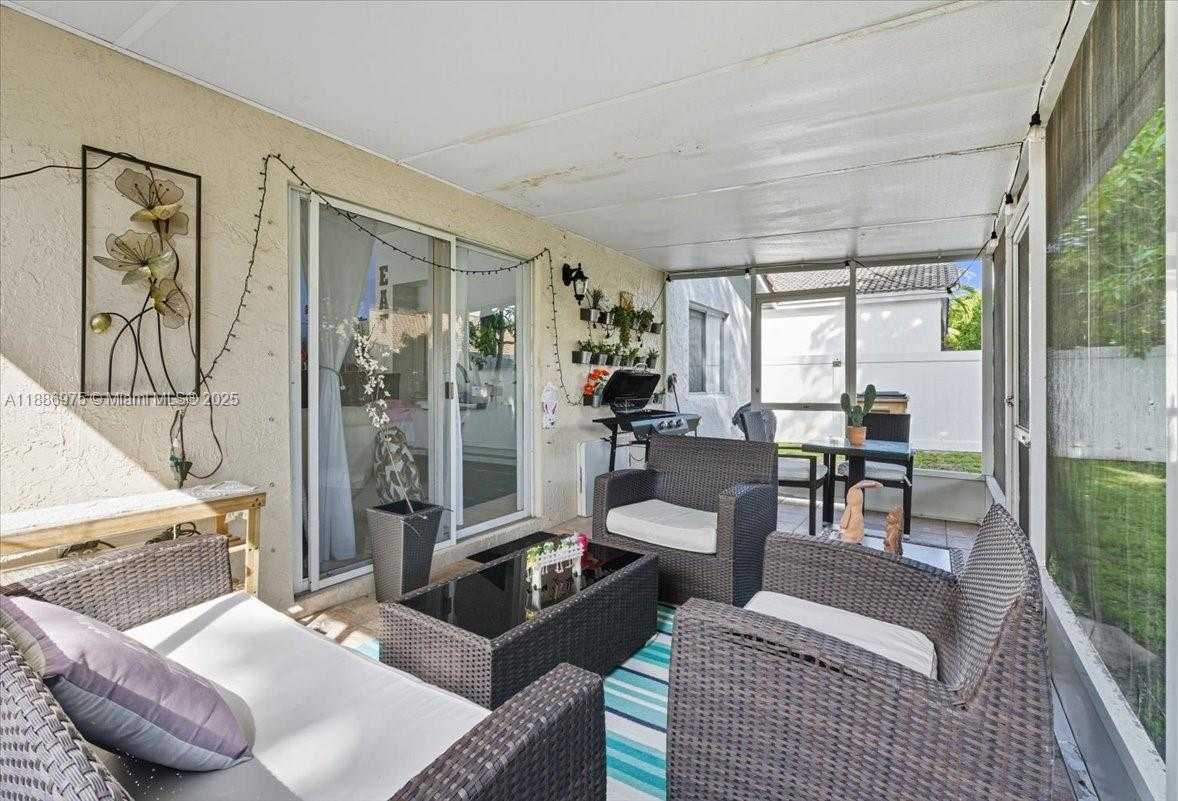 Small Image of 4642 SOUTH WEST 12TH CT, Deerfield Beach Number 15