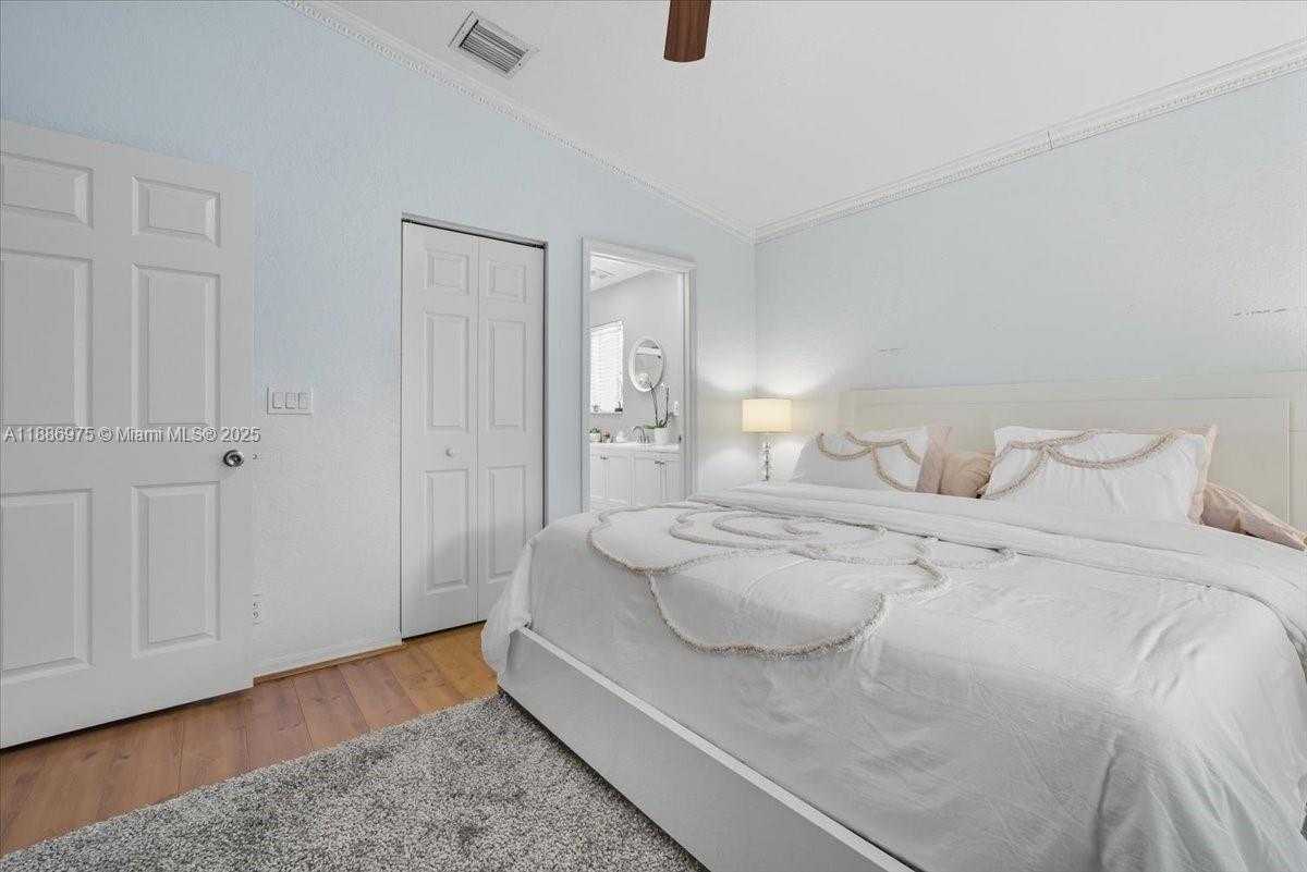 Small Image of 4642 SOUTH WEST 12TH CT, Deerfield Beach Number 18