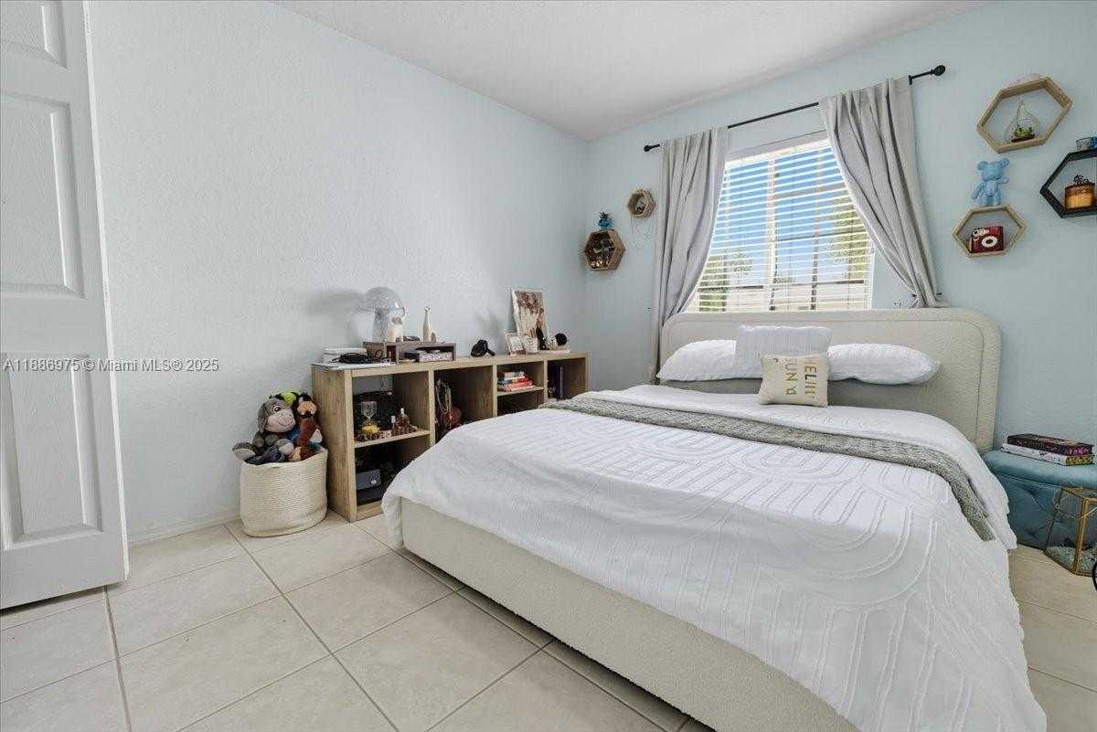 Small Image of 4642 SOUTH WEST 12TH CT, Deerfield Beach Number 21