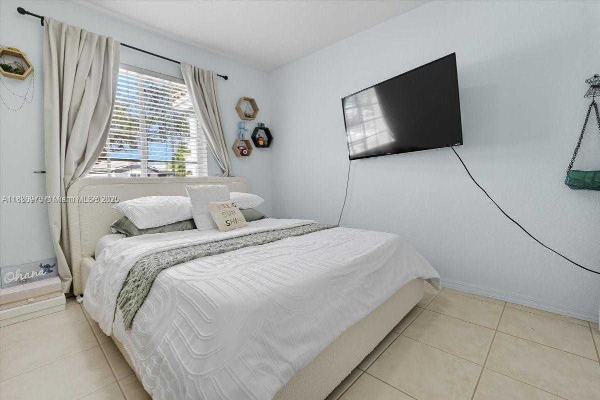Small Image of 4642 SOUTH WEST 12TH CT, Deerfield Beach Number 22