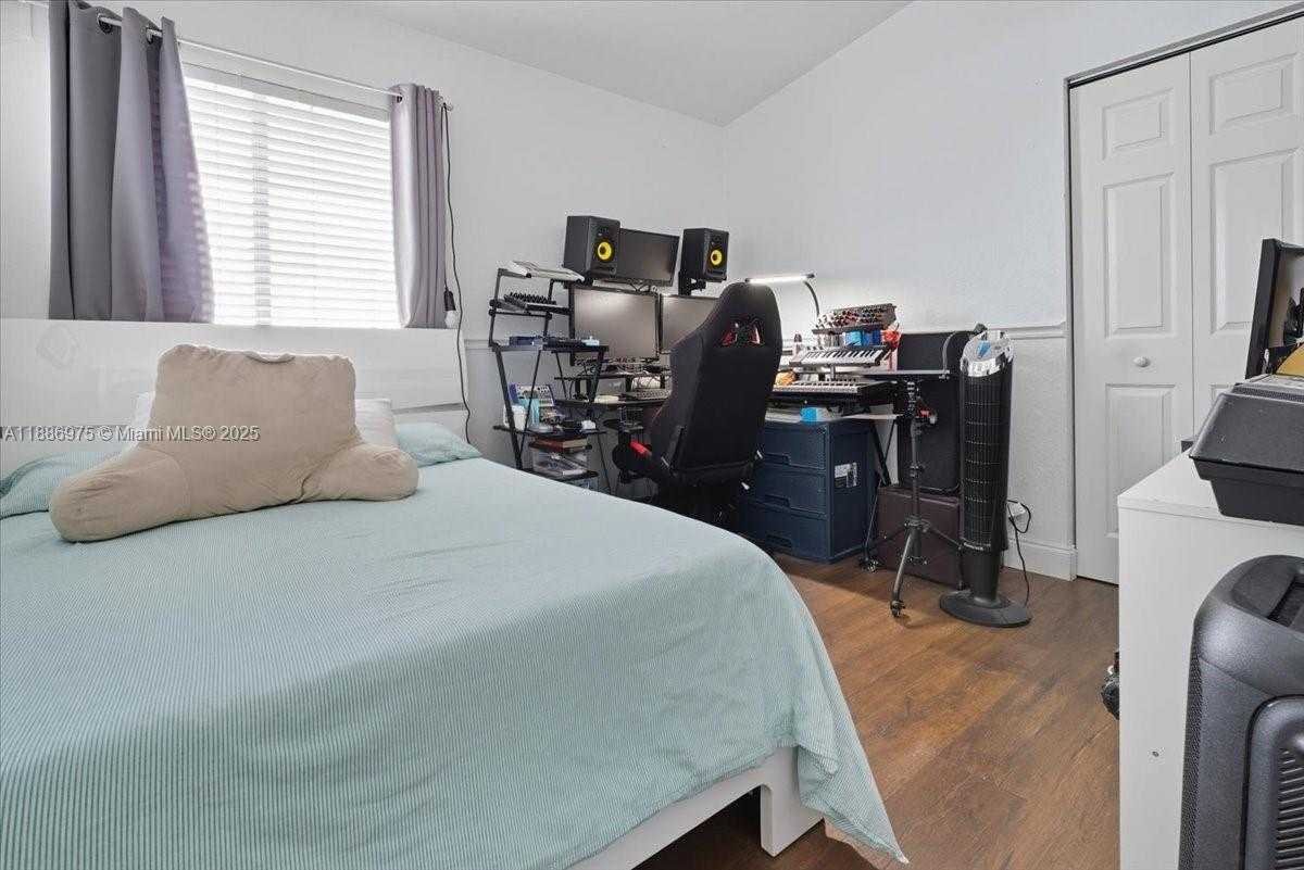 Small Image of 4642 SOUTH WEST 12TH CT, Deerfield Beach Number 23