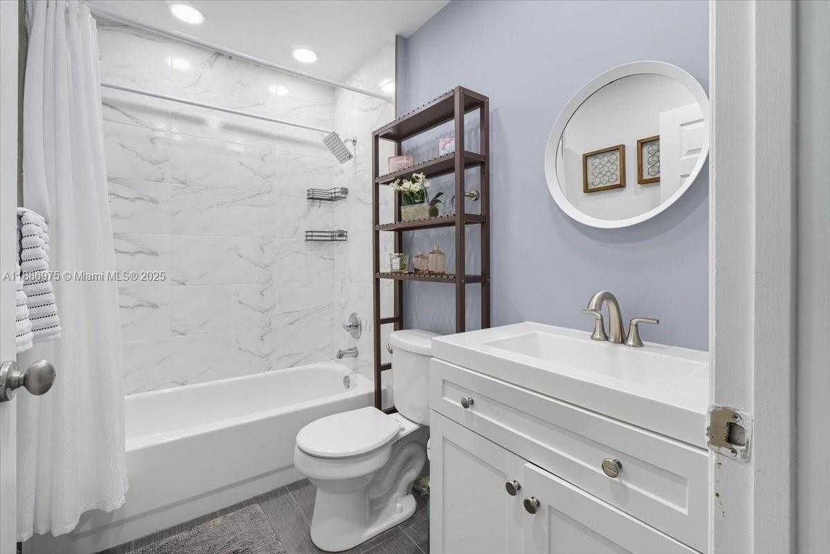 Small Image of 4642 SOUTH WEST 12TH CT, Deerfield Beach Number 25