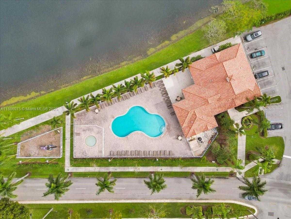 Small Image of 4642 SOUTH WEST 12TH CT, Deerfield Beach Number 43