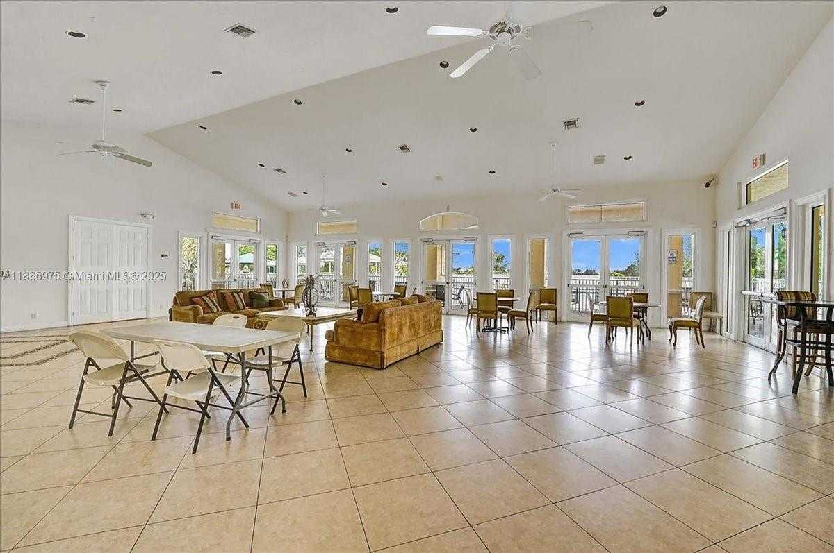 Small Image of 4642 SOUTH WEST 12TH CT, Deerfield Beach Number 45