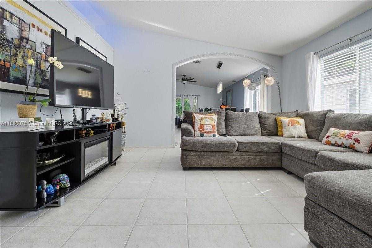 Small Image of 4642 SOUTH WEST 12TH CT, Deerfield Beach Number 6