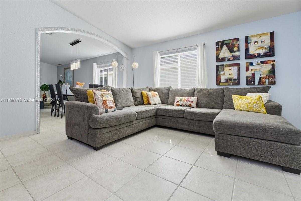 Small Image of 4642 SOUTH WEST 12TH CT, Deerfield Beach Number 7