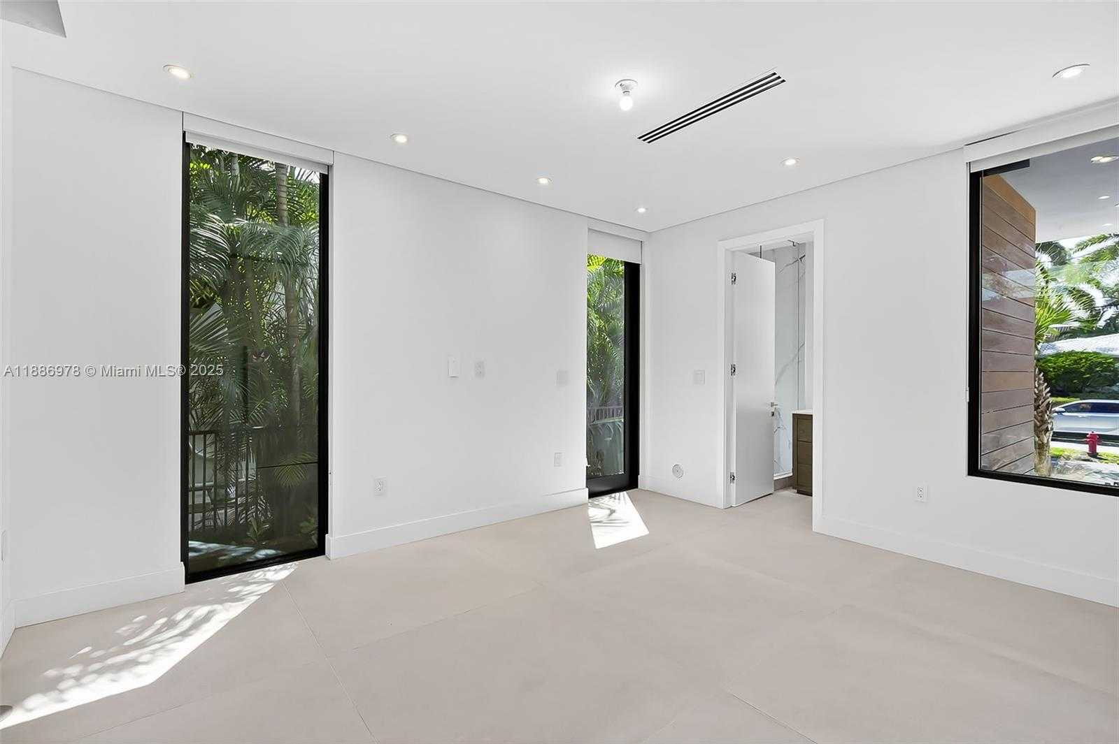 Small Image of 620 SOLAR ISLE DR, Fort Lauderdale Number 19