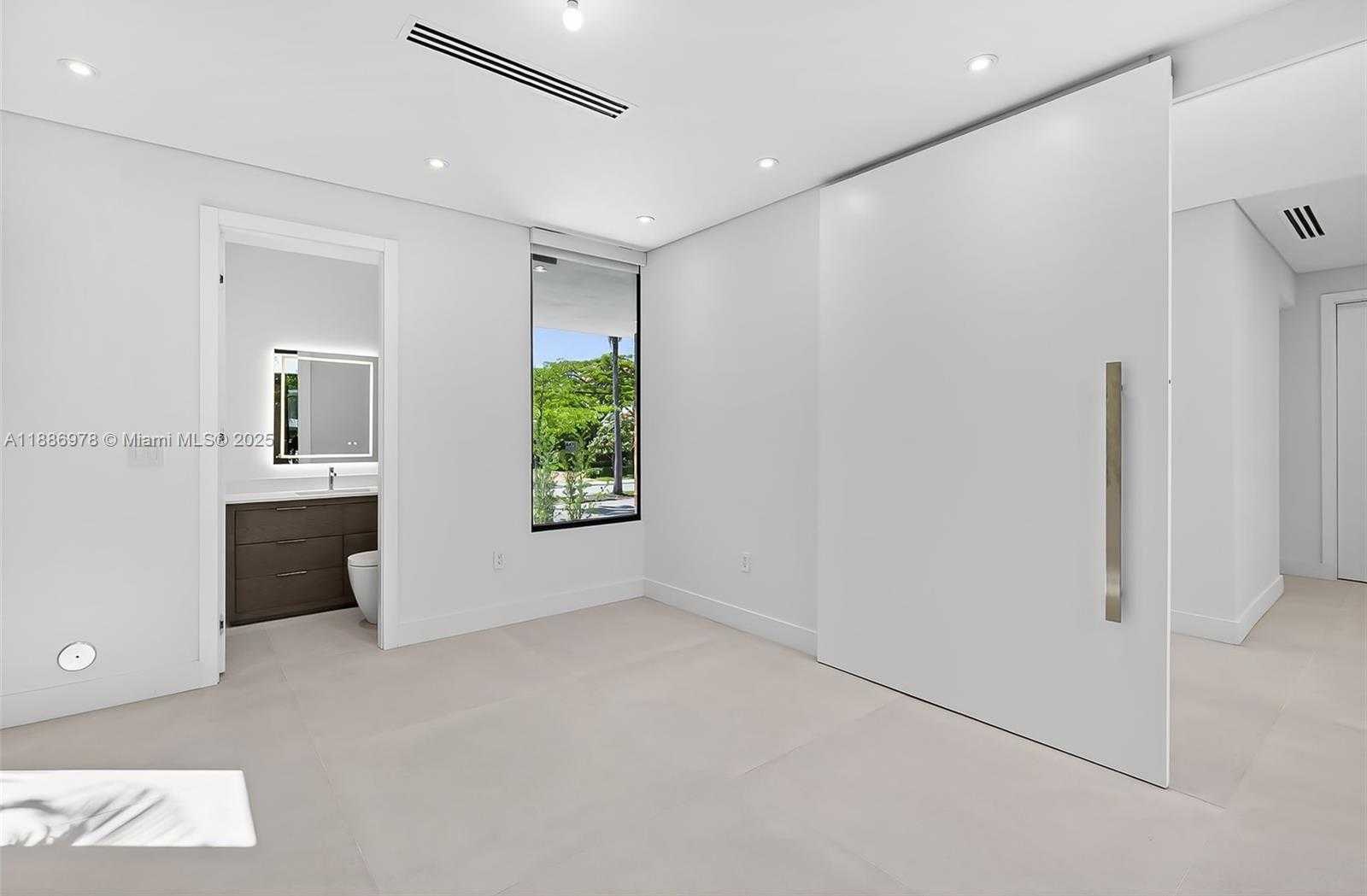 Small Image of 620 SOLAR ISLE DR, Fort Lauderdale Number 20