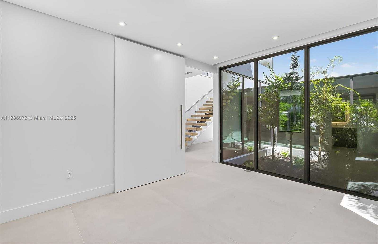 Small Image of 620 SOLAR ISLE DR, Fort Lauderdale Number 21