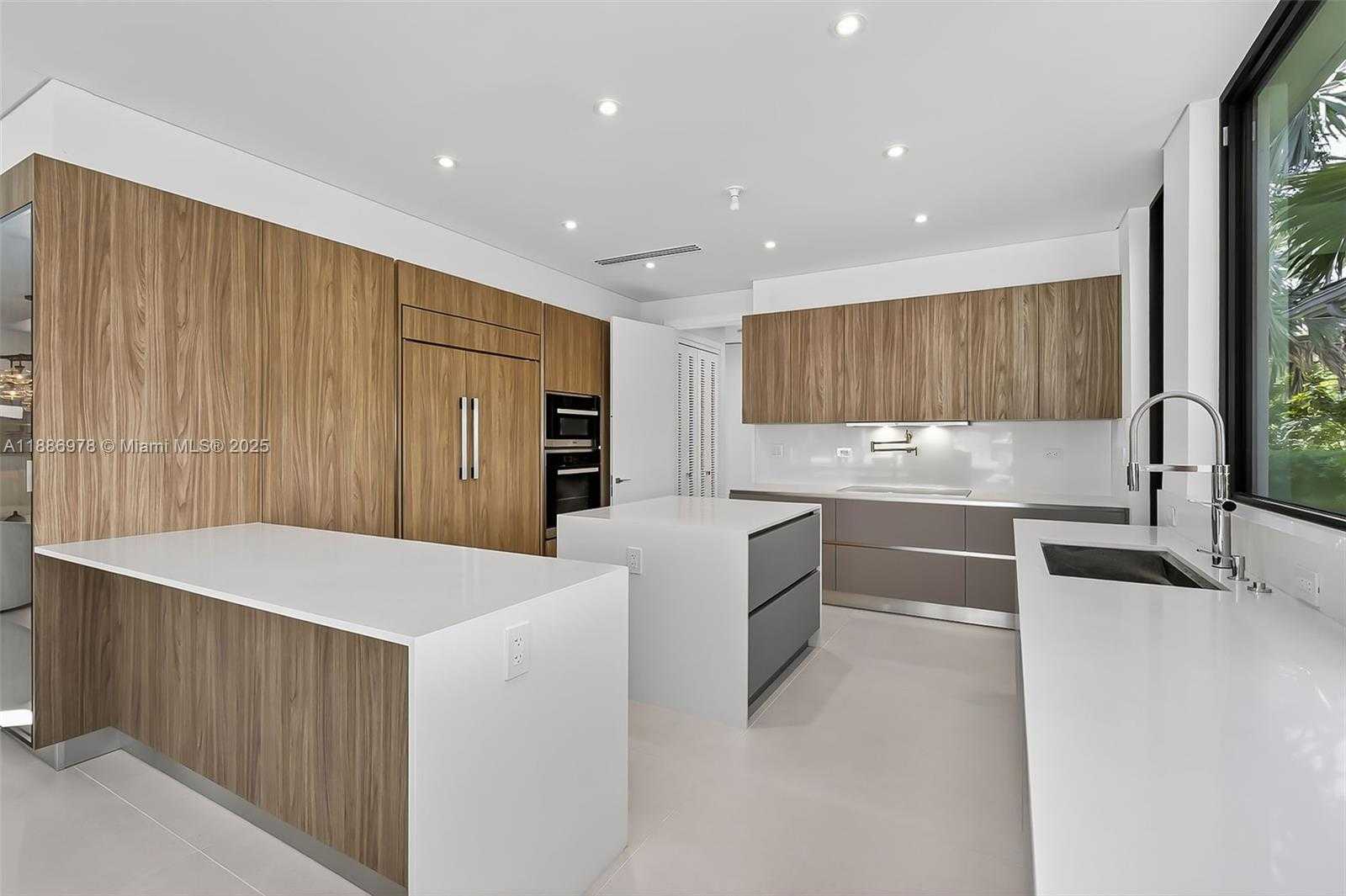 Small Image of 620 SOLAR ISLE DR, Fort Lauderdale Number 33
