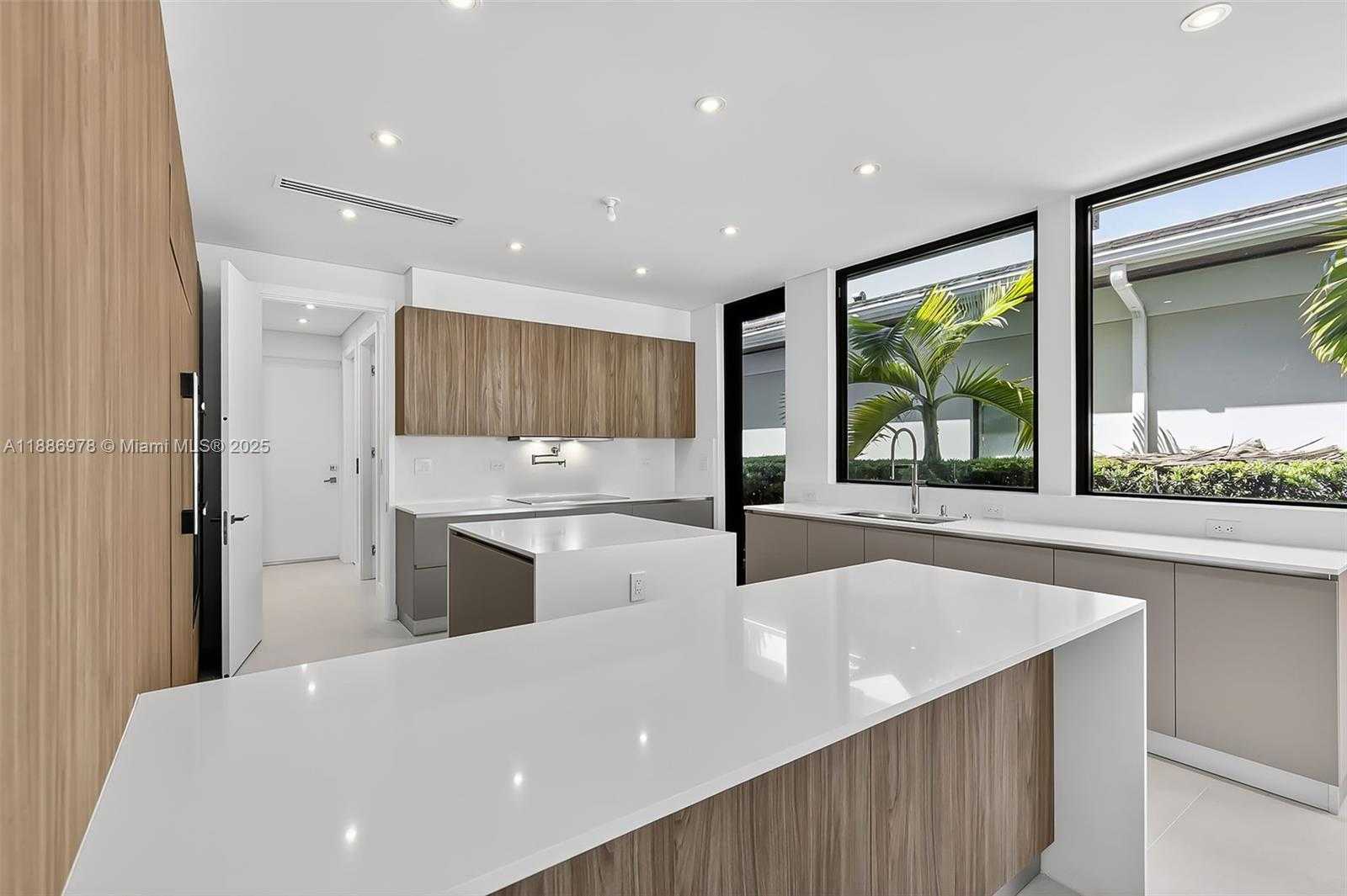 Small Image of 620 SOLAR ISLE DR, Fort Lauderdale Number 34