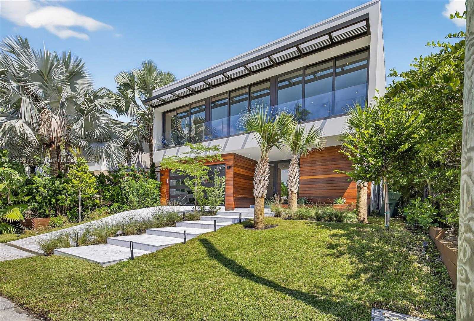 Small Image of 620 SOLAR ISLE DR, Fort Lauderdale Number 4