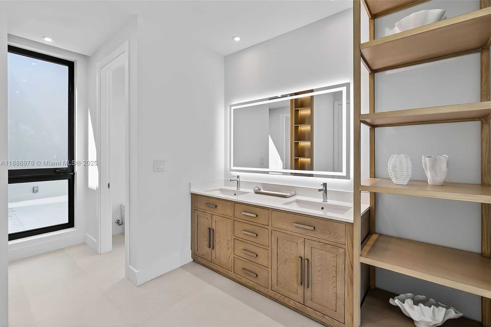 Small Image of 620 SOLAR ISLE DR, Fort Lauderdale Number 47