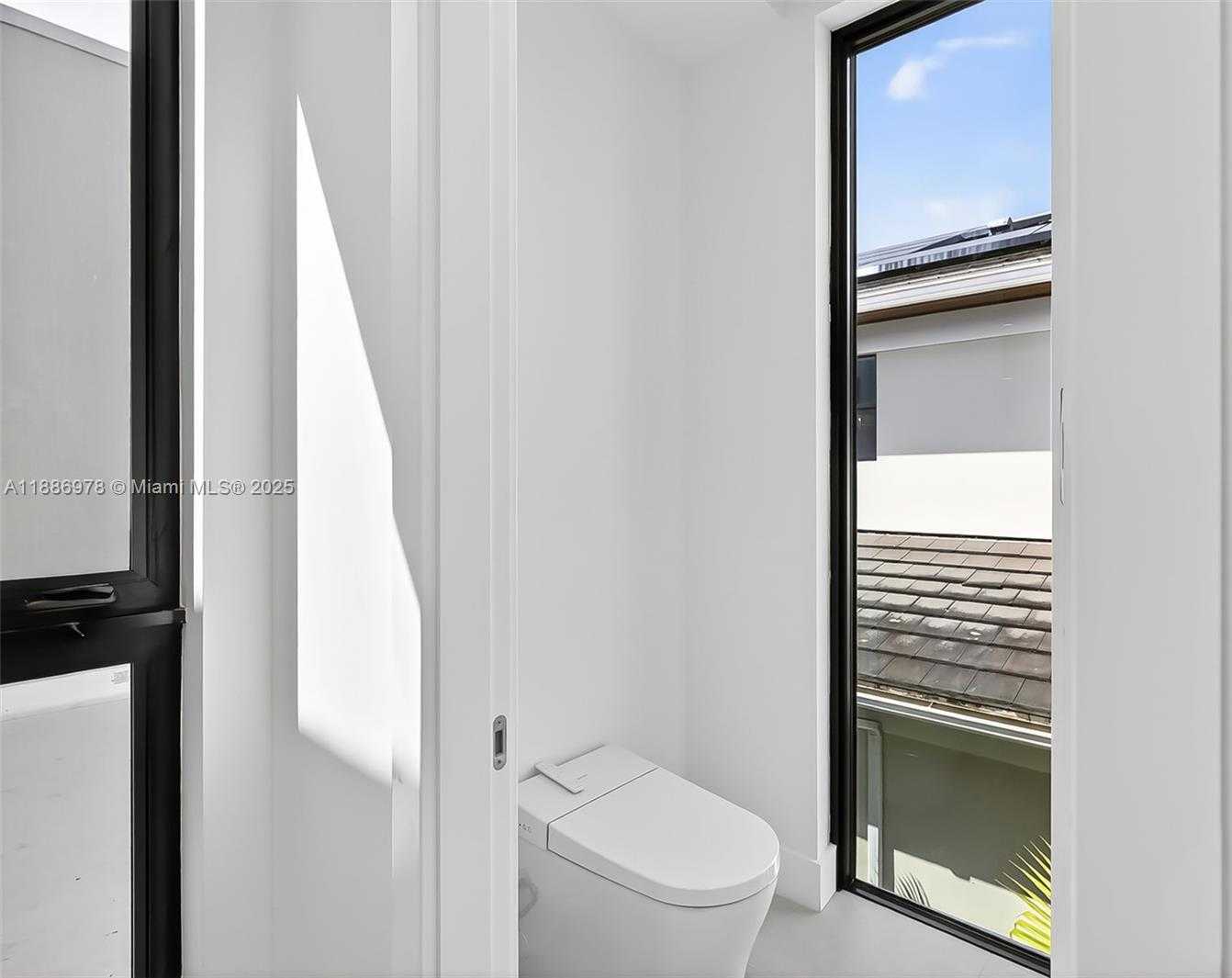 Small Image of 620 SOLAR ISLE DR, Fort Lauderdale Number 51