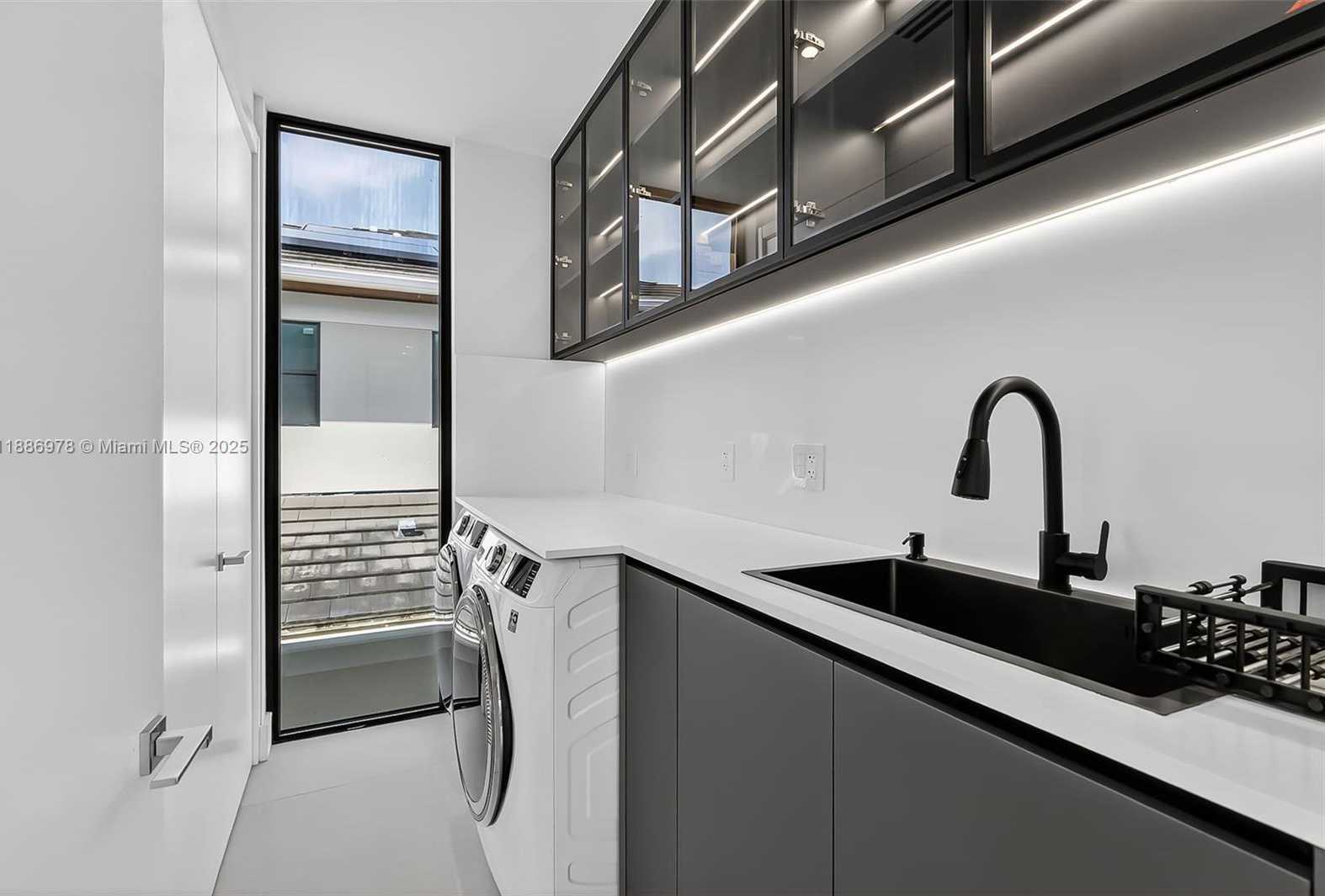Small Image of 620 SOLAR ISLE DR, Fort Lauderdale Number 55