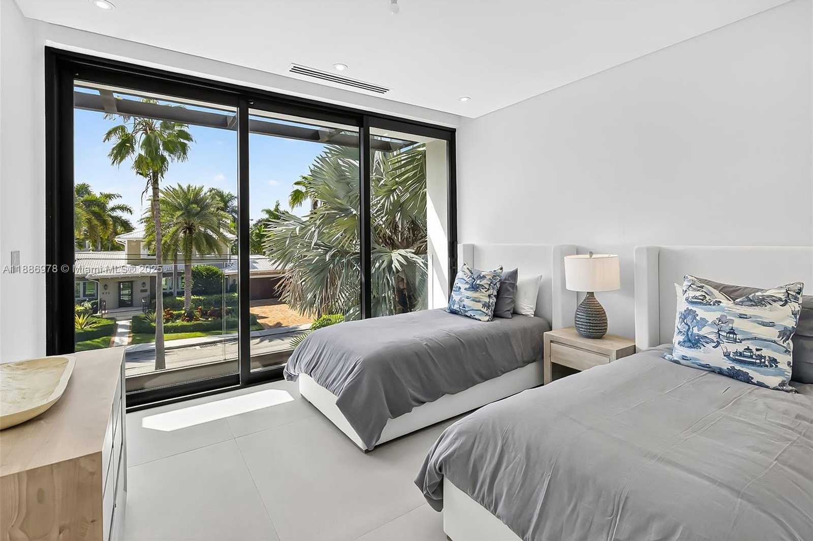 Small Image of 620 SOLAR ISLE DR, Fort Lauderdale Number 57