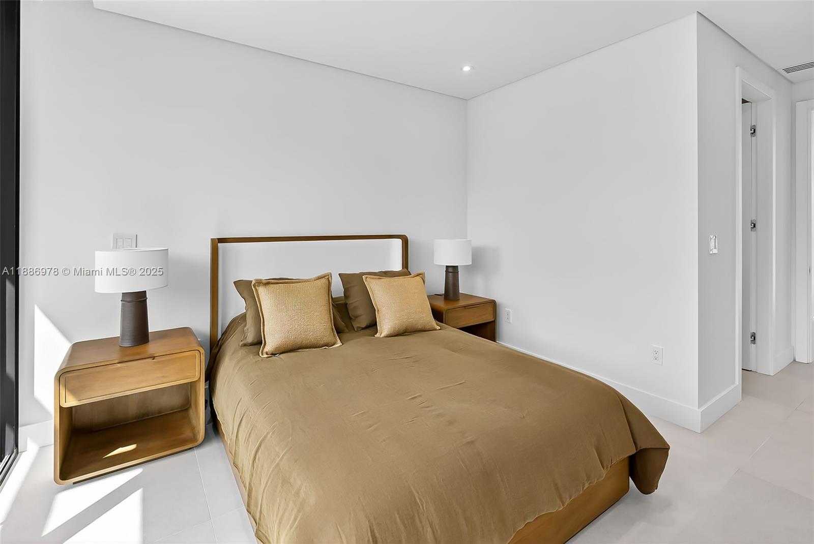 Small Image of 620 SOLAR ISLE DR, Fort Lauderdale Number 63