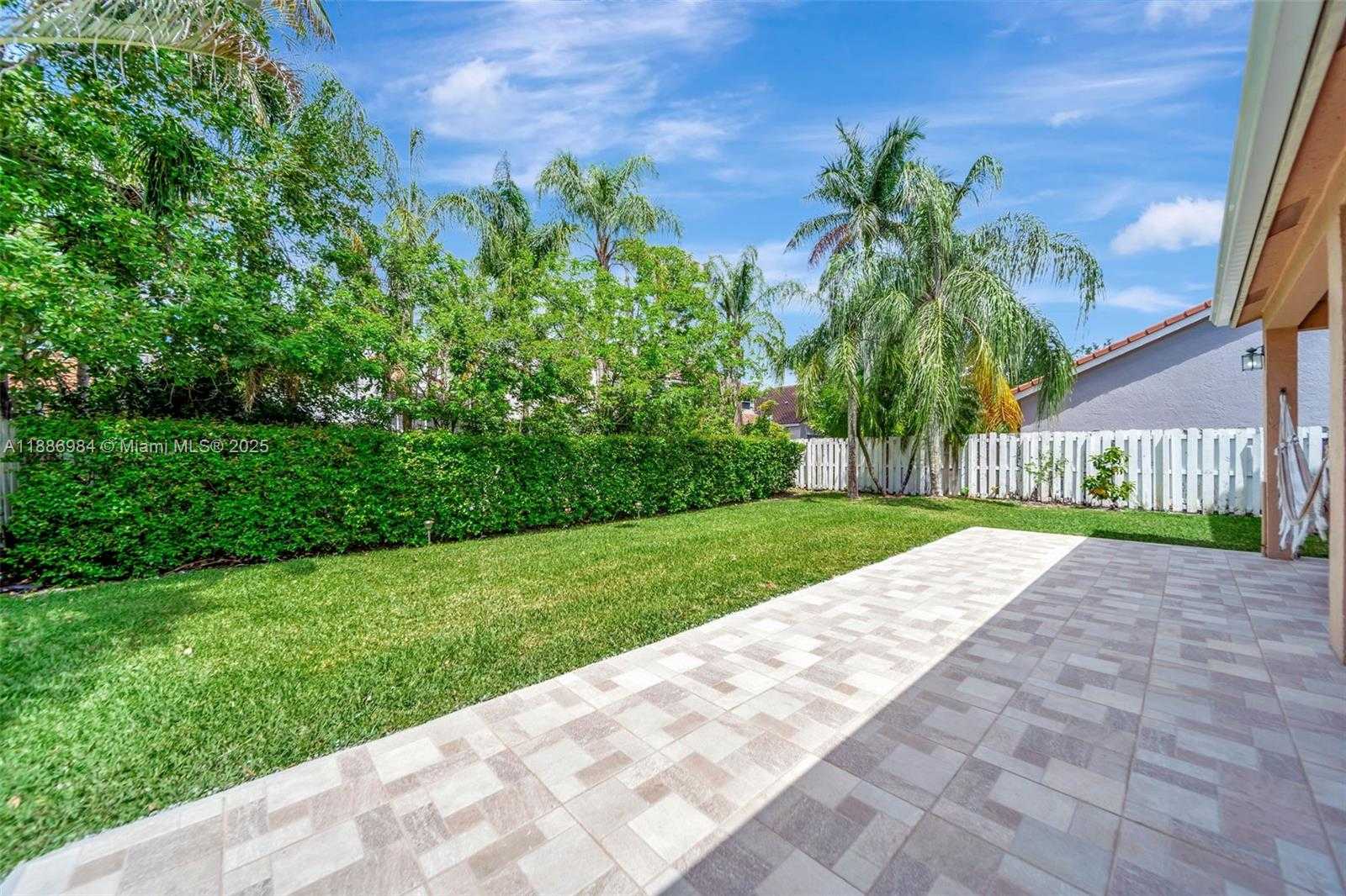 Small Image of 126 CAMERON CT, Weston Number 17