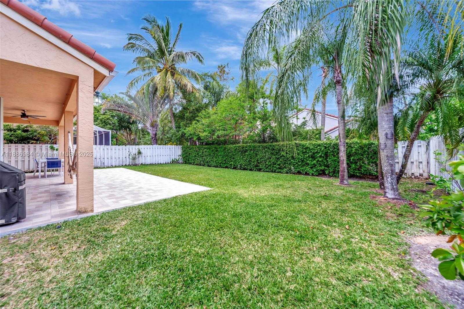 Small Image of 126 CAMERON CT, Weston Number 22