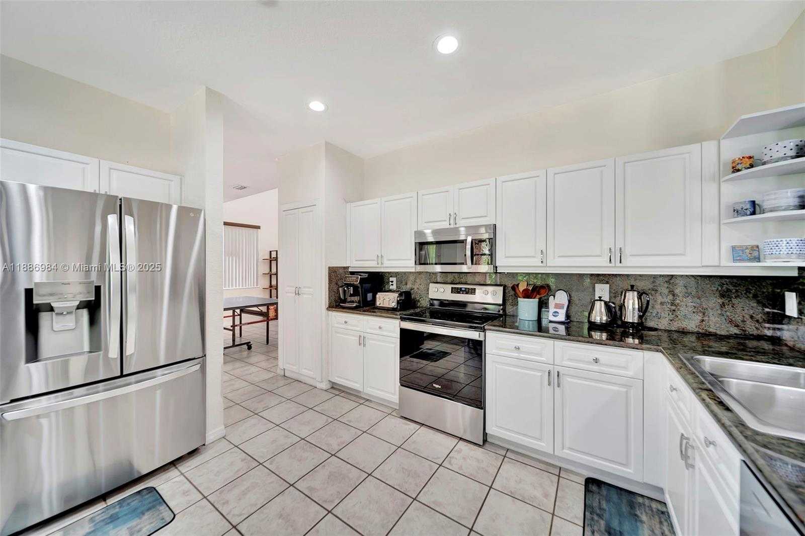 Small Image of 126 CAMERON CT, Weston Number 37