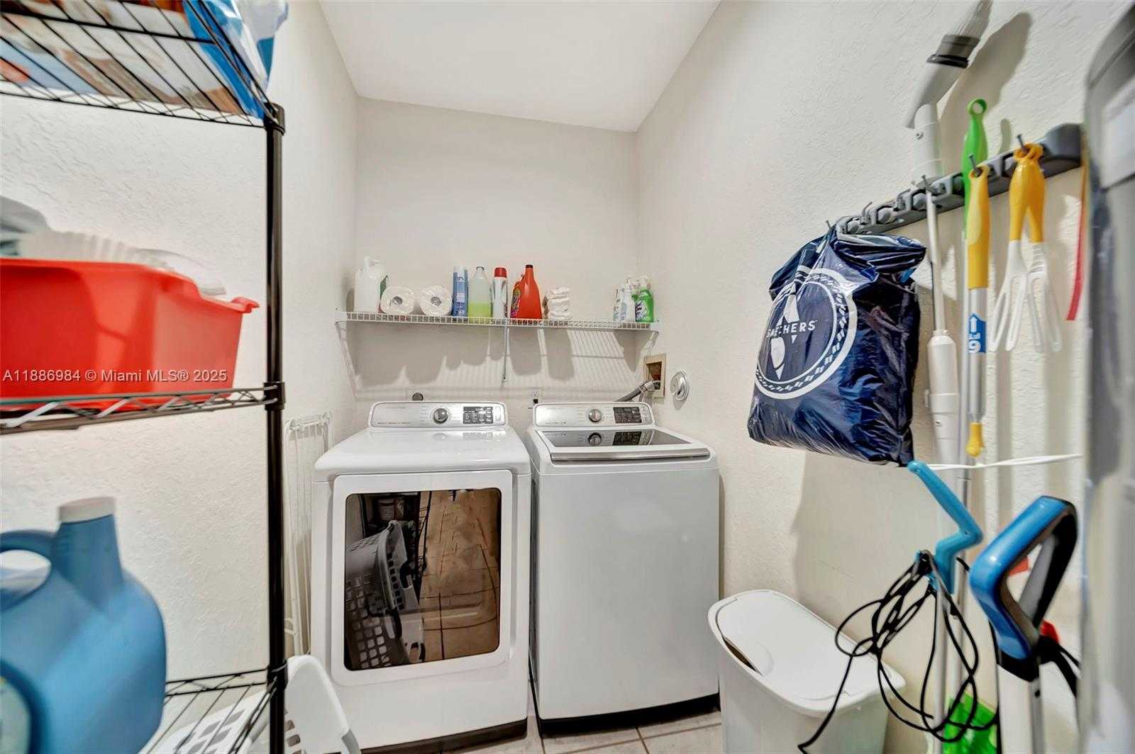 Small Image of 126 CAMERON CT, Weston Number 44
