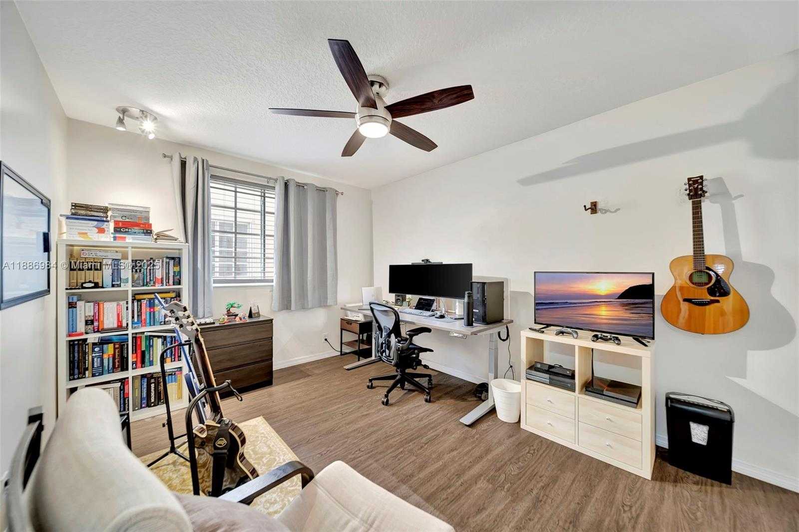 Small Image of 126 CAMERON CT, Weston Number 47