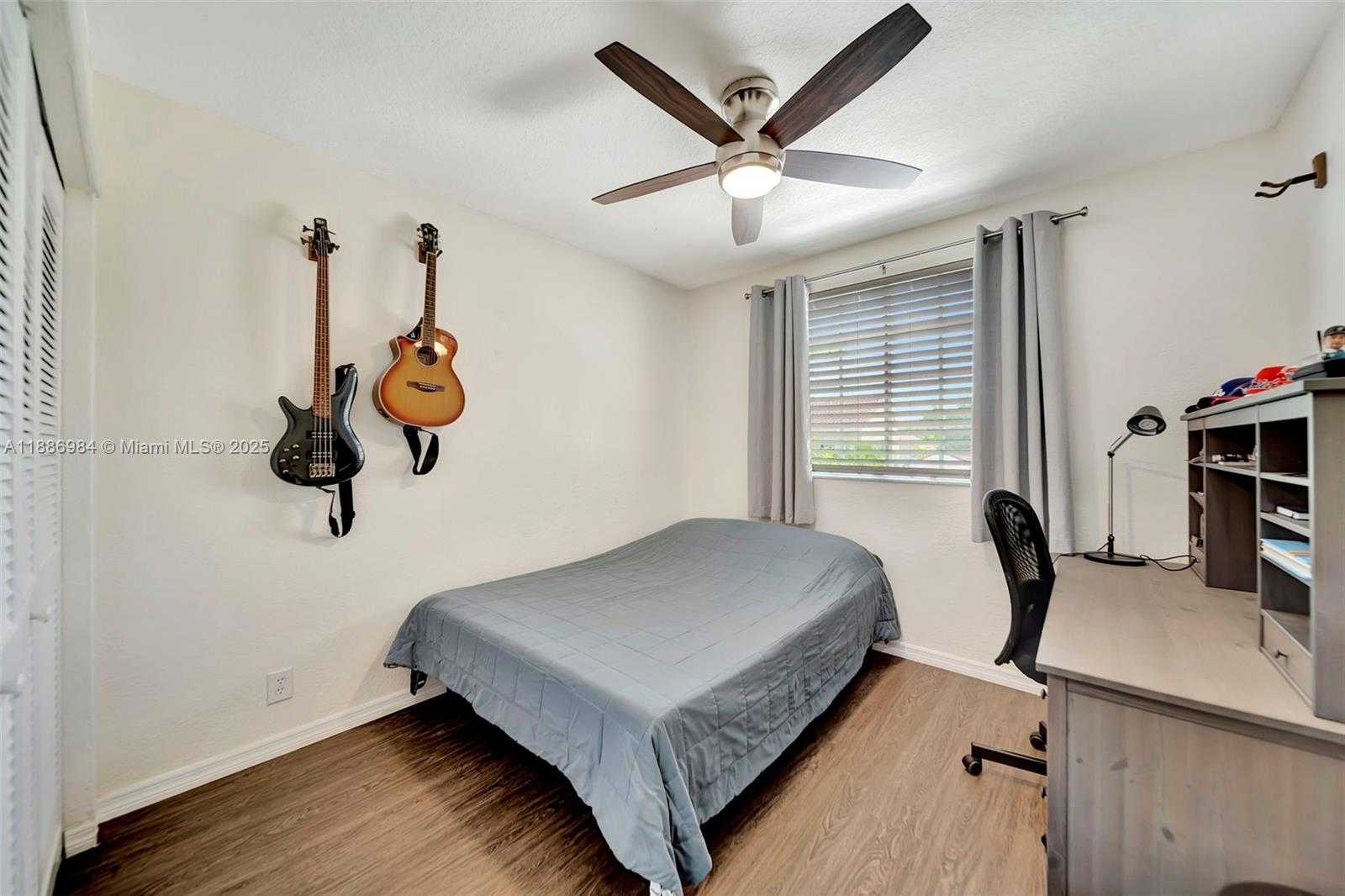 Small Image of 126 CAMERON CT, Weston Number 49