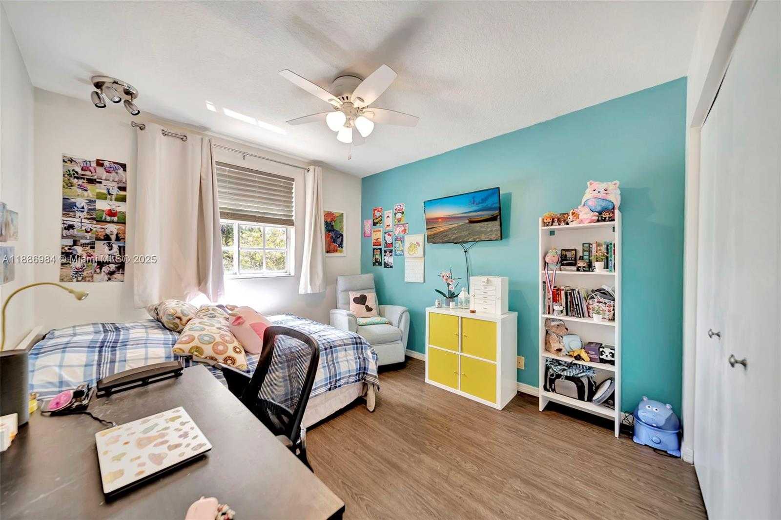 Small Image of 126 CAMERON CT, Weston Number 51