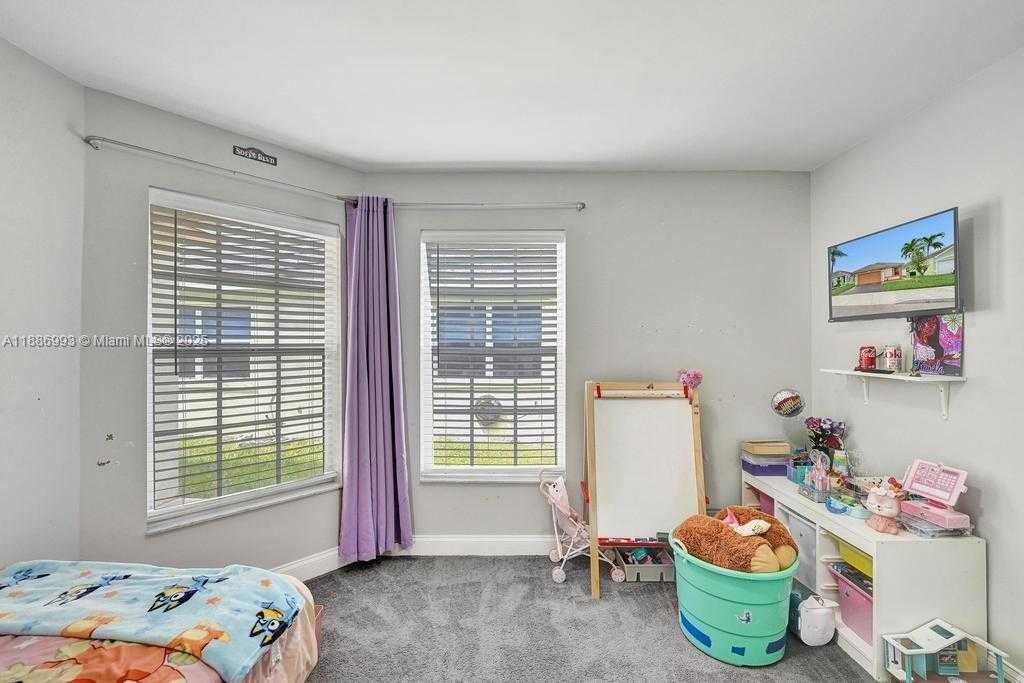 Small Image of 2655 ARBORWOOD RD, Davie Number 21