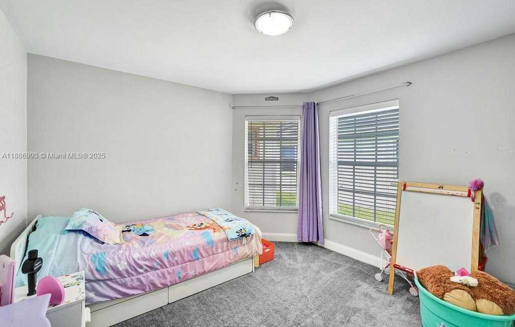 Small Image of 2655 ARBORWOOD RD, Davie Number 24