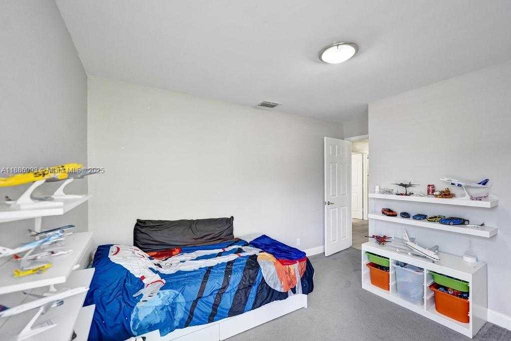 Small Image of 2655 ARBORWOOD RD, Davie Number 26