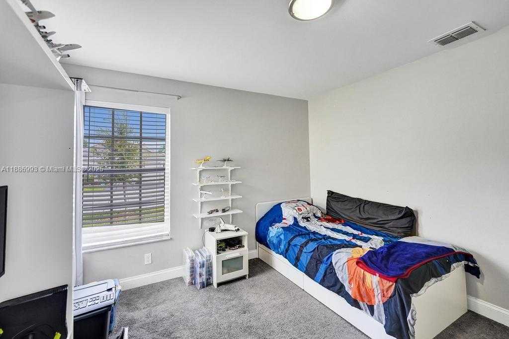 Small Image of 2655 ARBORWOOD RD, Davie Number 27