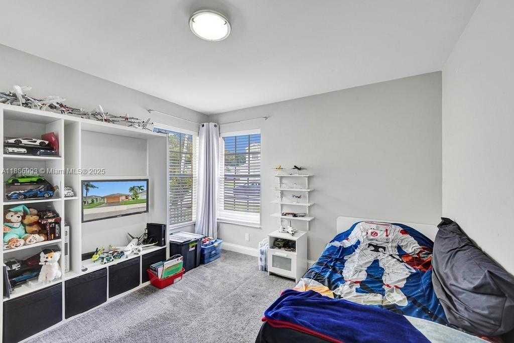 Small Image of 2655 ARBORWOOD RD, Davie Number 28
