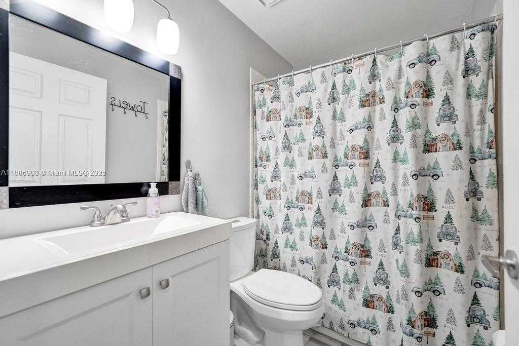 Small Image of 2655 ARBORWOOD RD, Davie Number 29