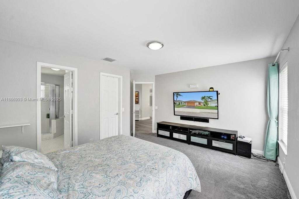 Small Image of 2655 ARBORWOOD RD, Davie Number 30