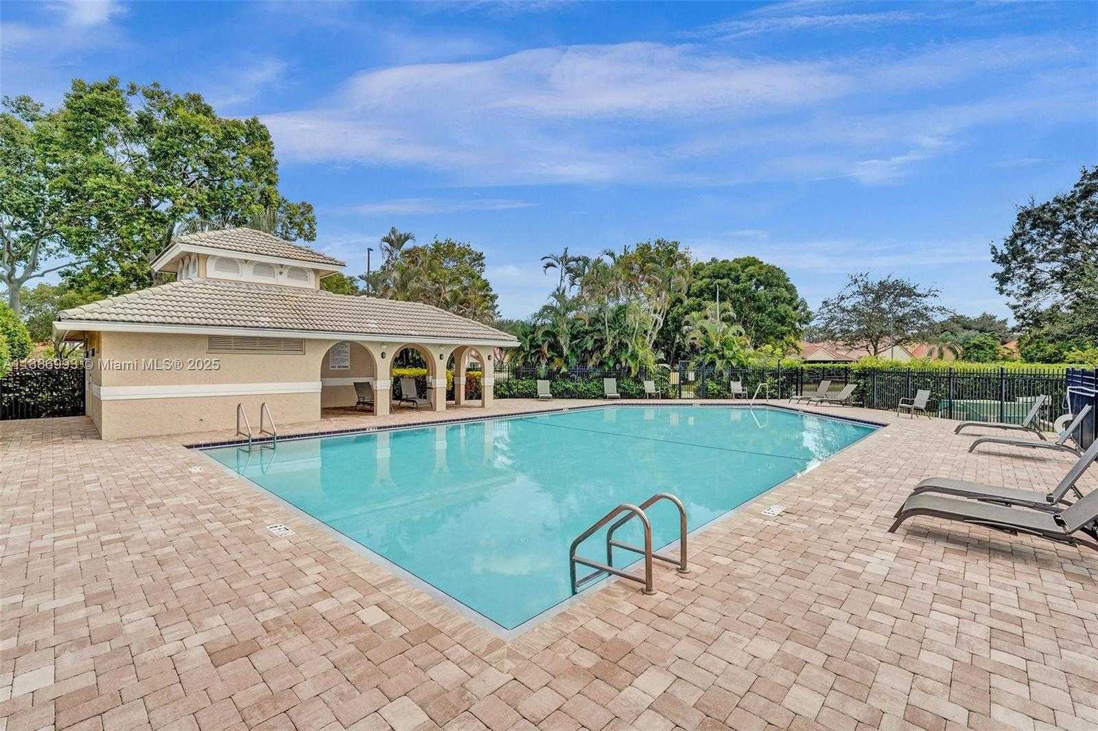 Small Image of 2655 ARBORWOOD RD, Davie Number 38